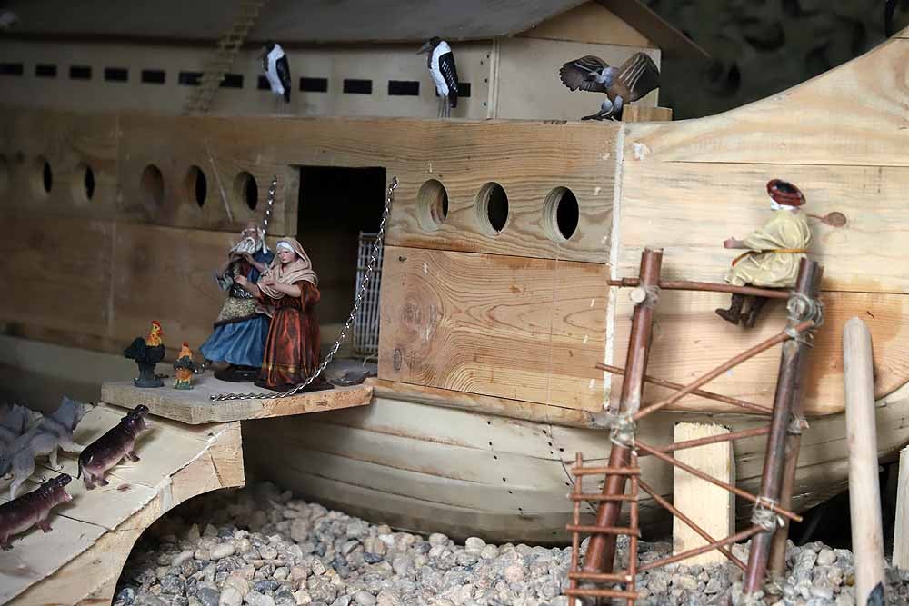 Fotos: Últimos retoques en el Belén Monumental de la Catedral de Burgos