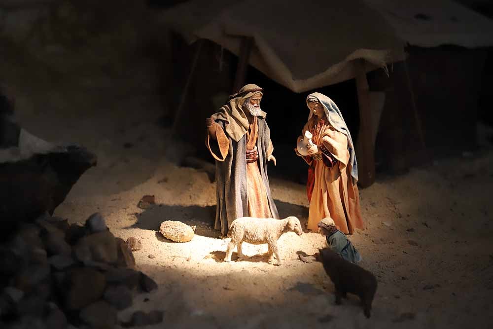 Fotos: Últimos retoques en el Belén Monumental de la Catedral de Burgos