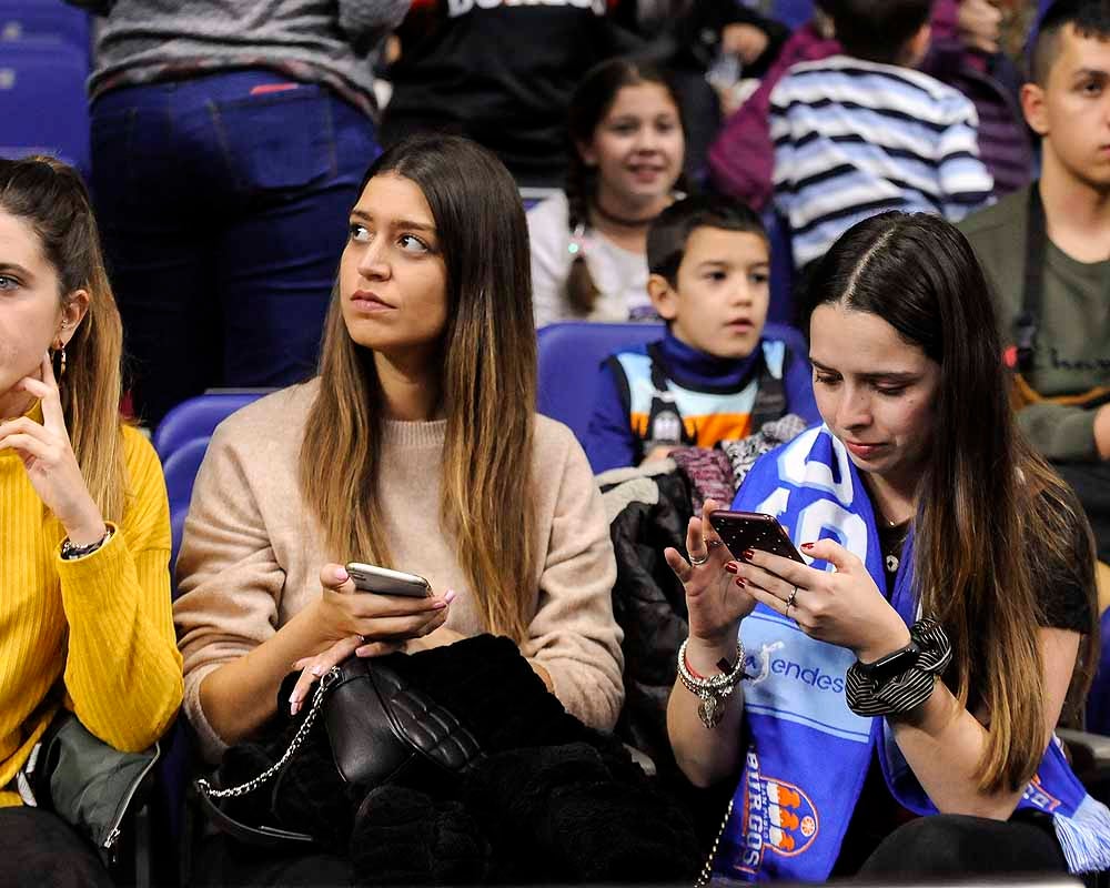 Fotos: La afición del San Pablo Burgos se ha desplazado a disfrutar del encuentro con el Real Madrid