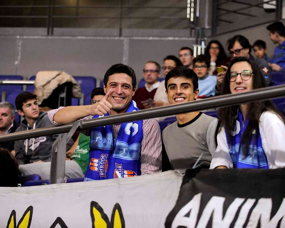 Fotos: La afición del San Pablo Burgos se ha desplazado a disfrutar del encuentro con el Real Madrid