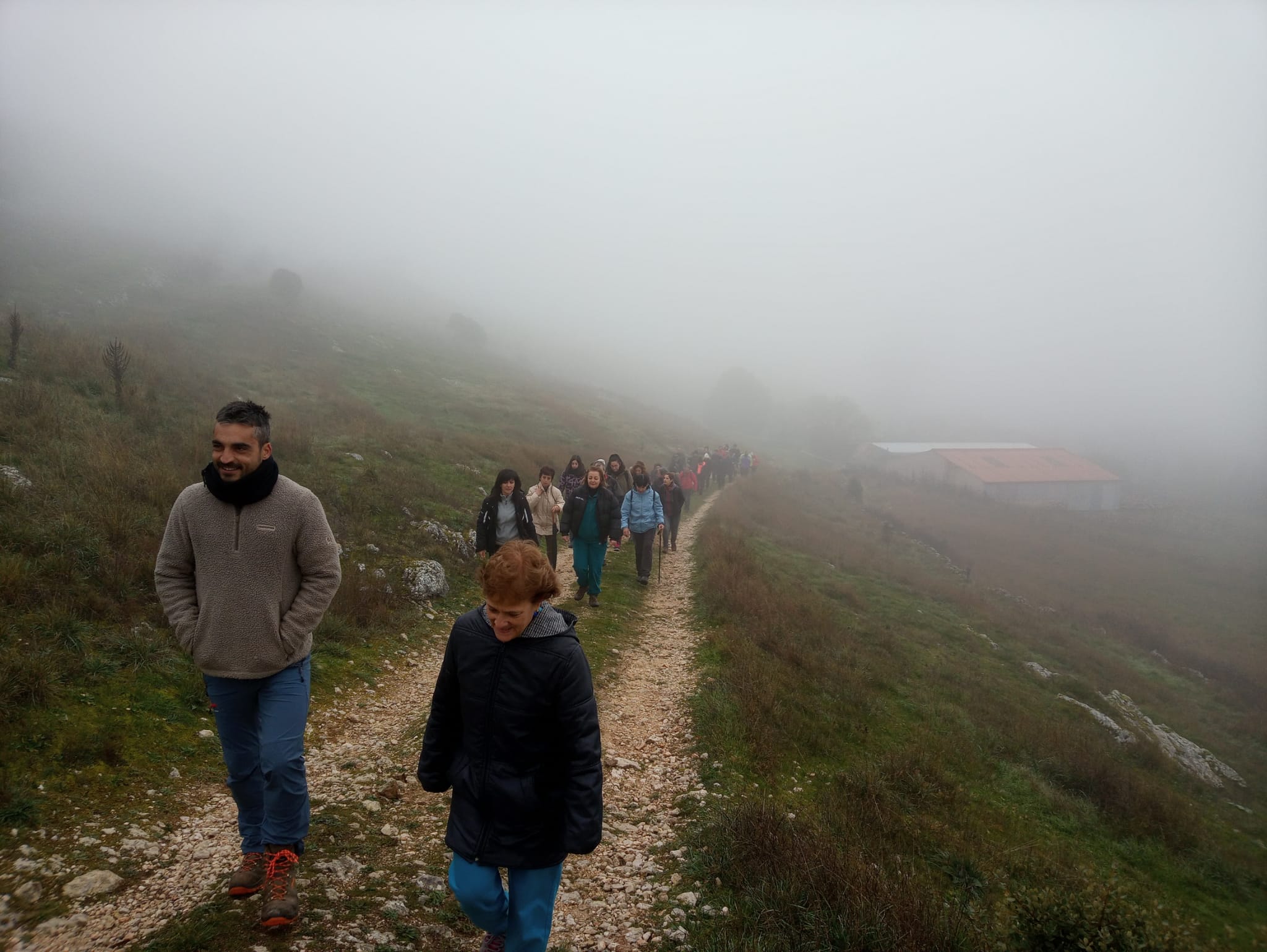 Fotos: Tradicional subida del Belén a la Peña Lara por parte de la Asociación Tierra de Lara