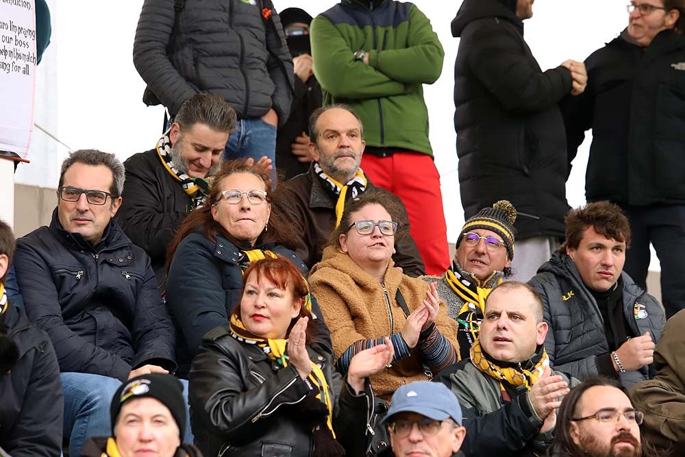 La grada estuvo completa