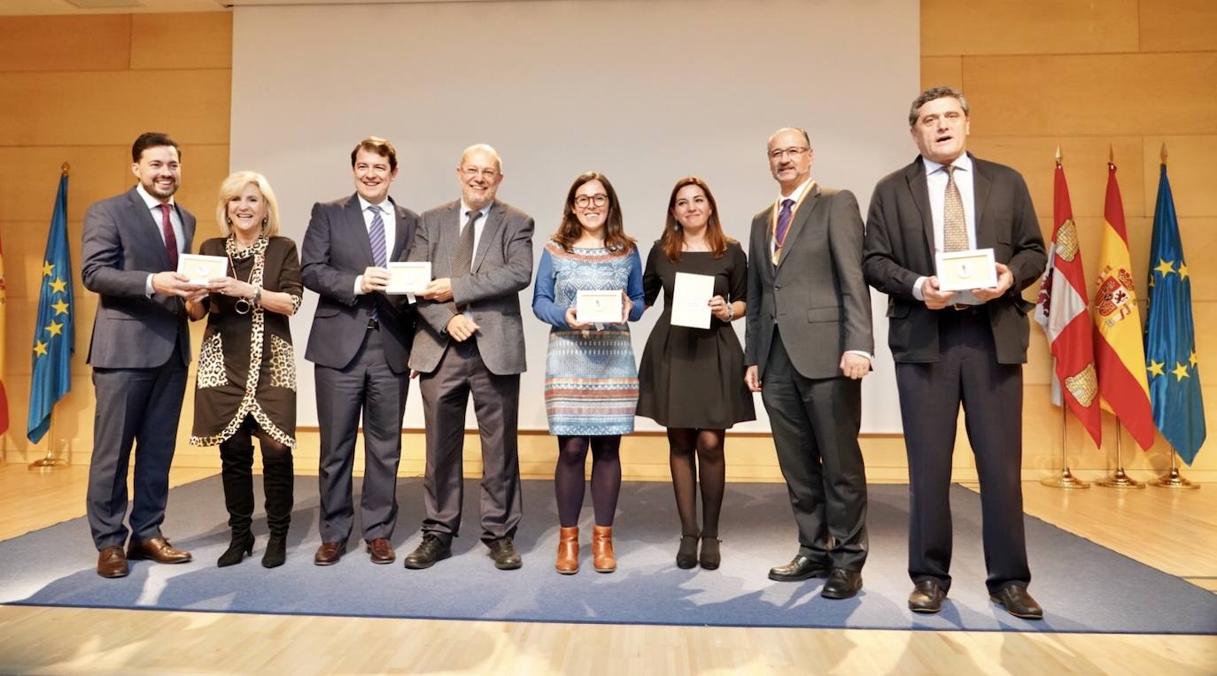 Galardonados con los Premios Hemiciscos 2019 que otorgan los periodistas parlamentarios.