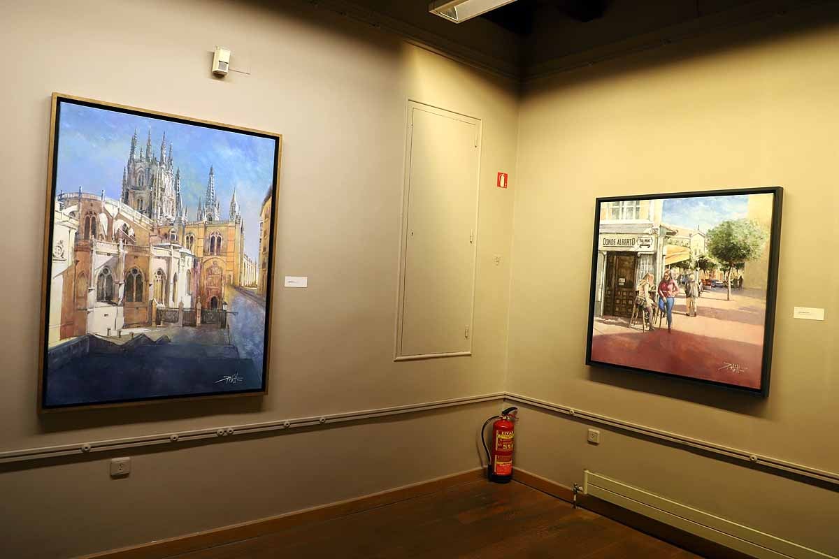 Luis Alberto Portilla regresa con su pintura al Arco Santa María cinco años después de su última muestra con una obra variada donde la figura humana es protagonista en el paisaje urbano. 