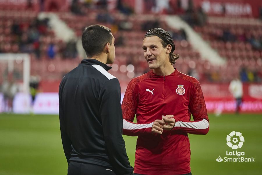 El Mirandés se adelantó en el minuto 20 y Merquelanz, ya en el anochecer, en el tiempo añadido, redondeó la victoria castellanoleonesa.