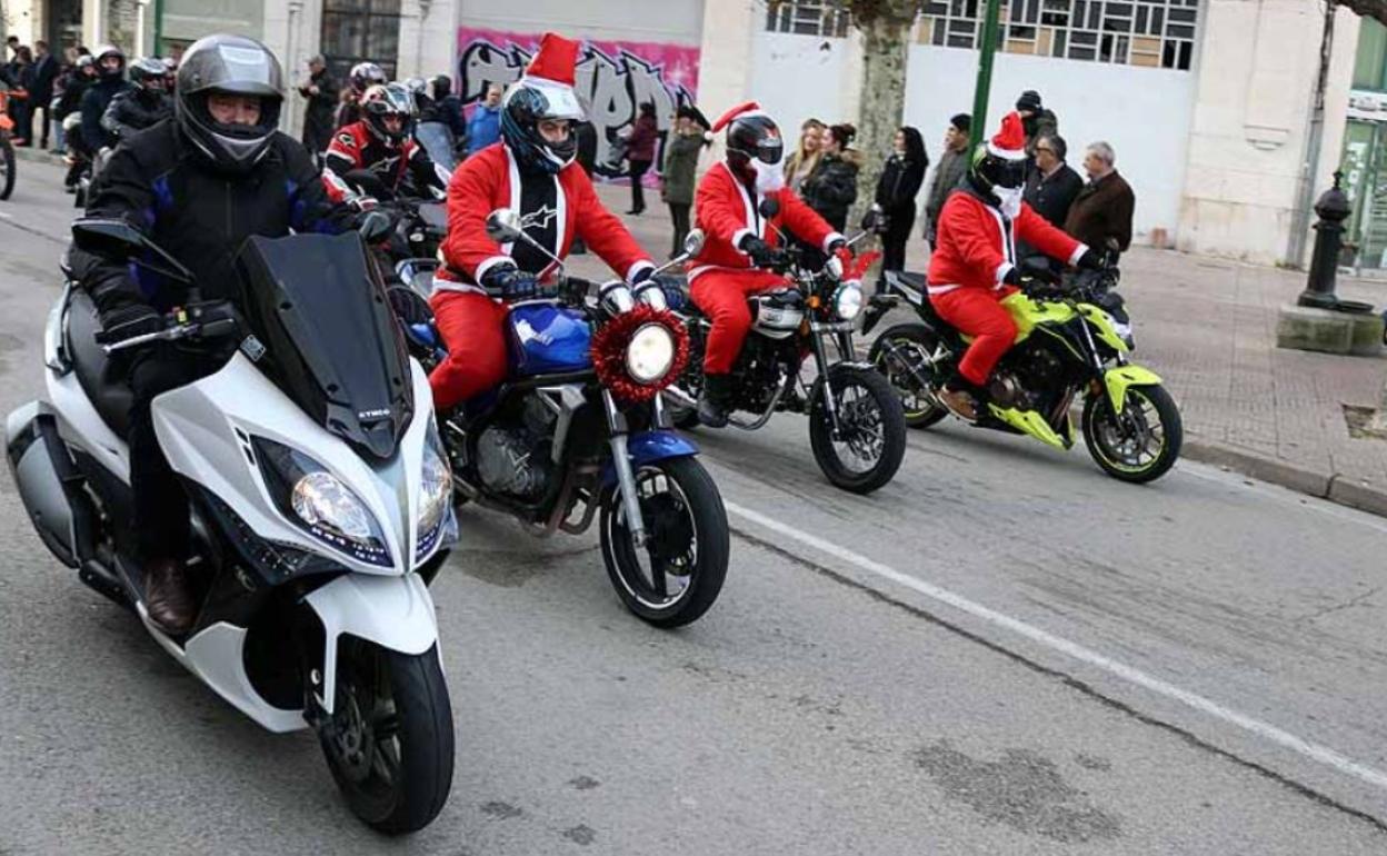 Cada año se concentran más motoristas en esta cita navideña