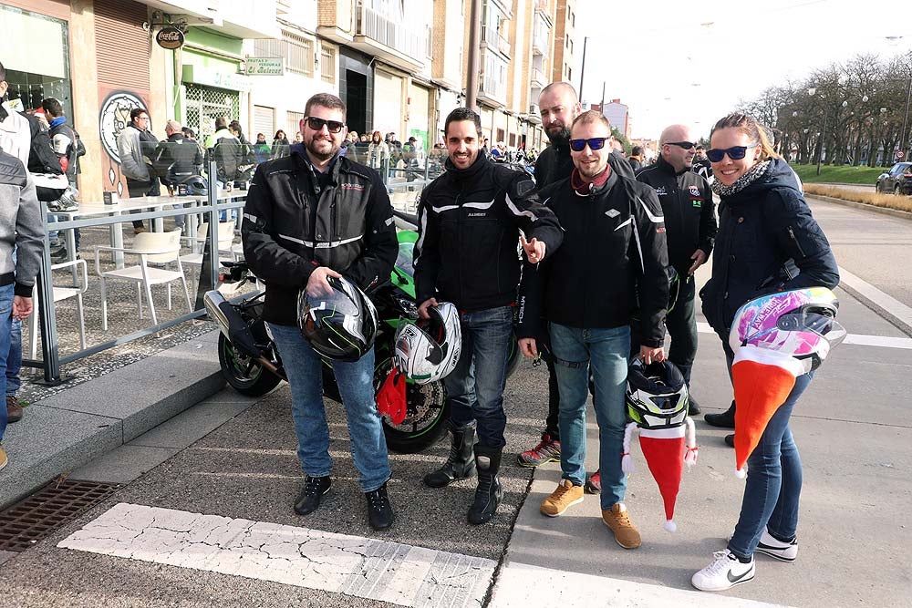 Papá Noel llega en moto