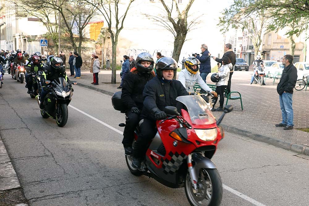 Papá Noel llega en moto