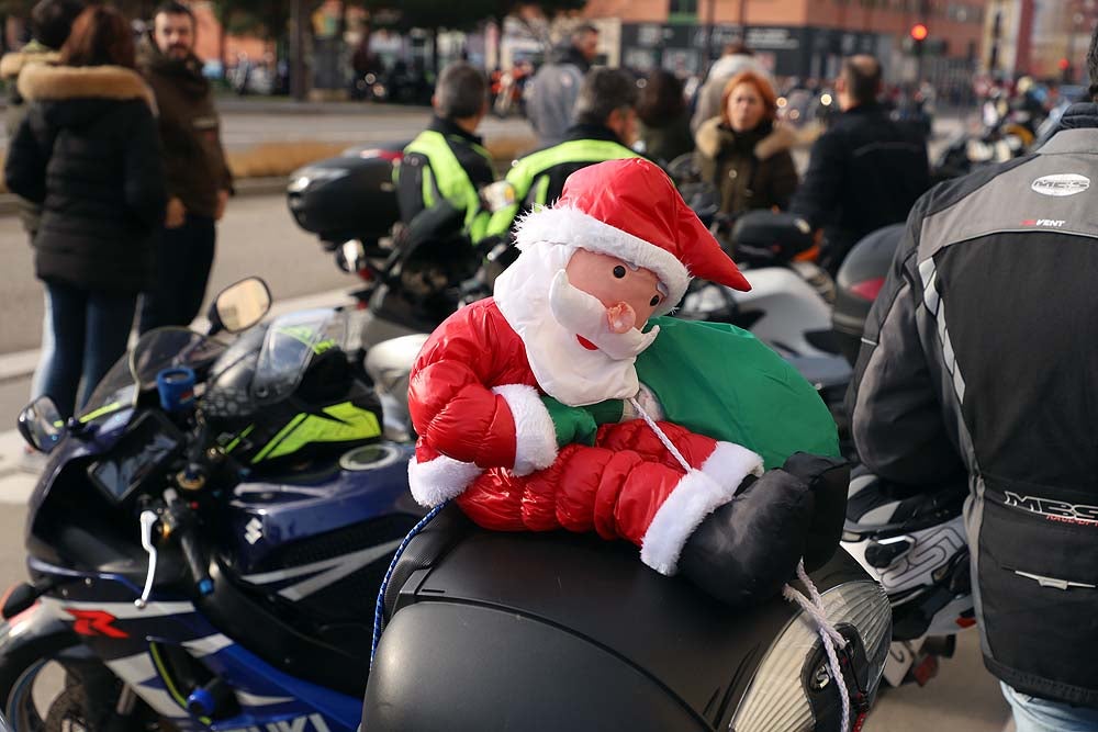 Papá Noel llega en moto