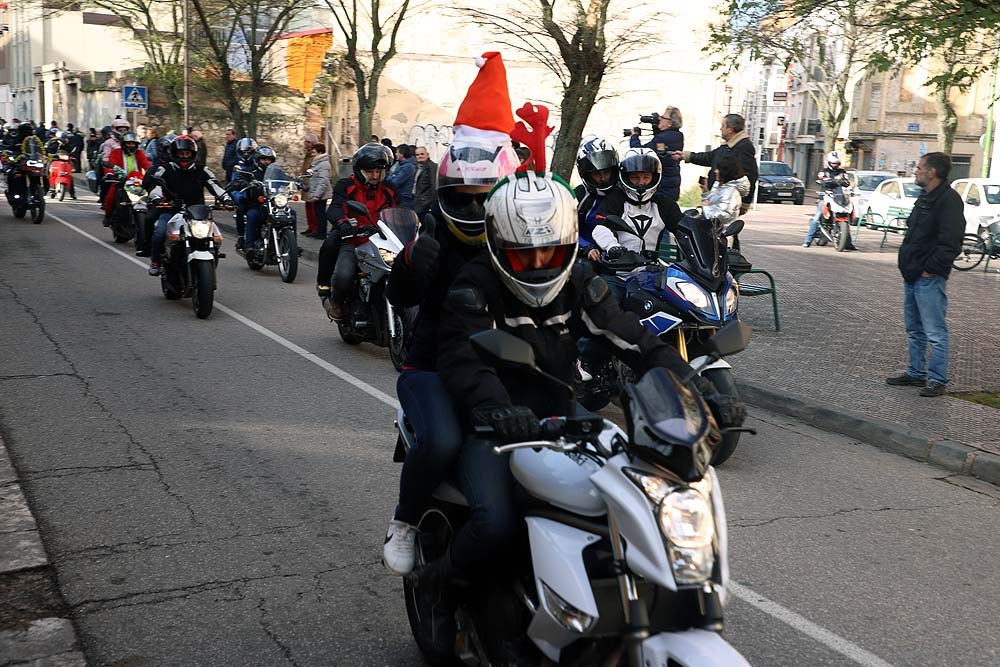 Papá Noel llega en moto