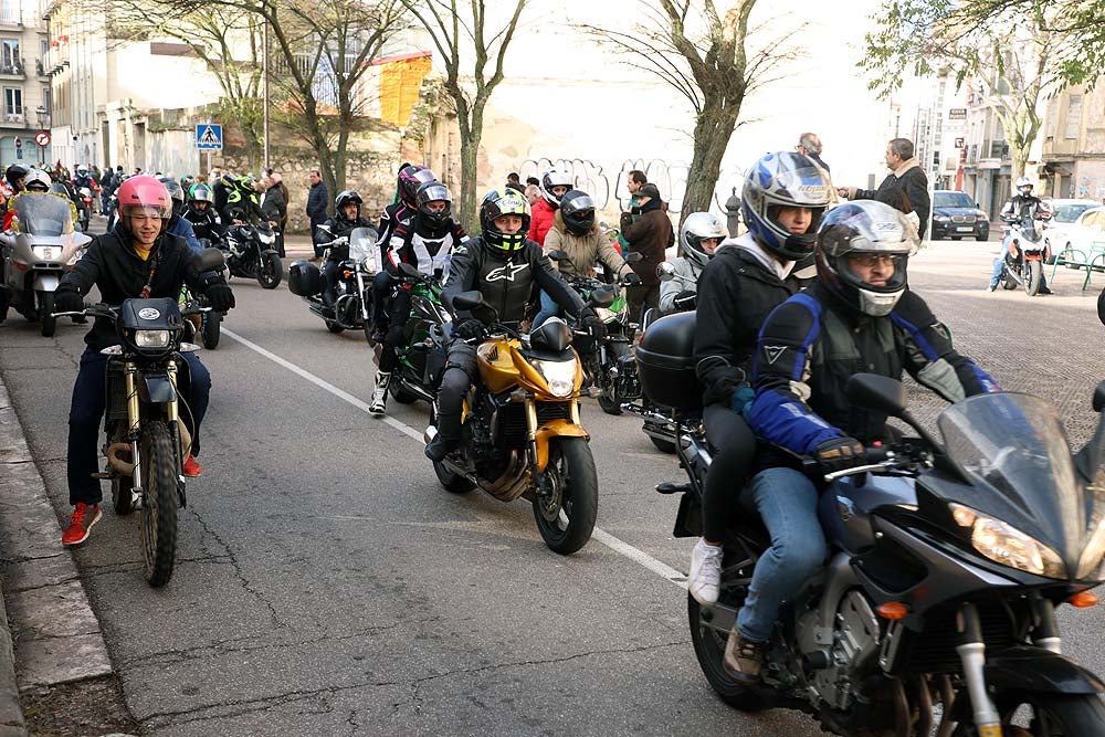 Papá Noel llega en moto