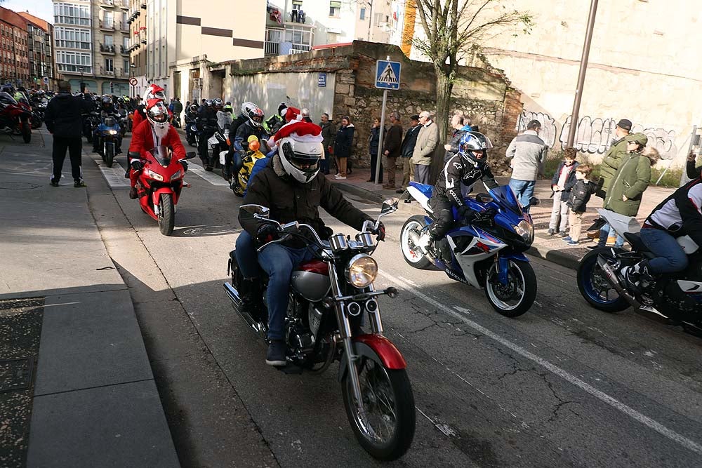 Papá Noel llega en moto