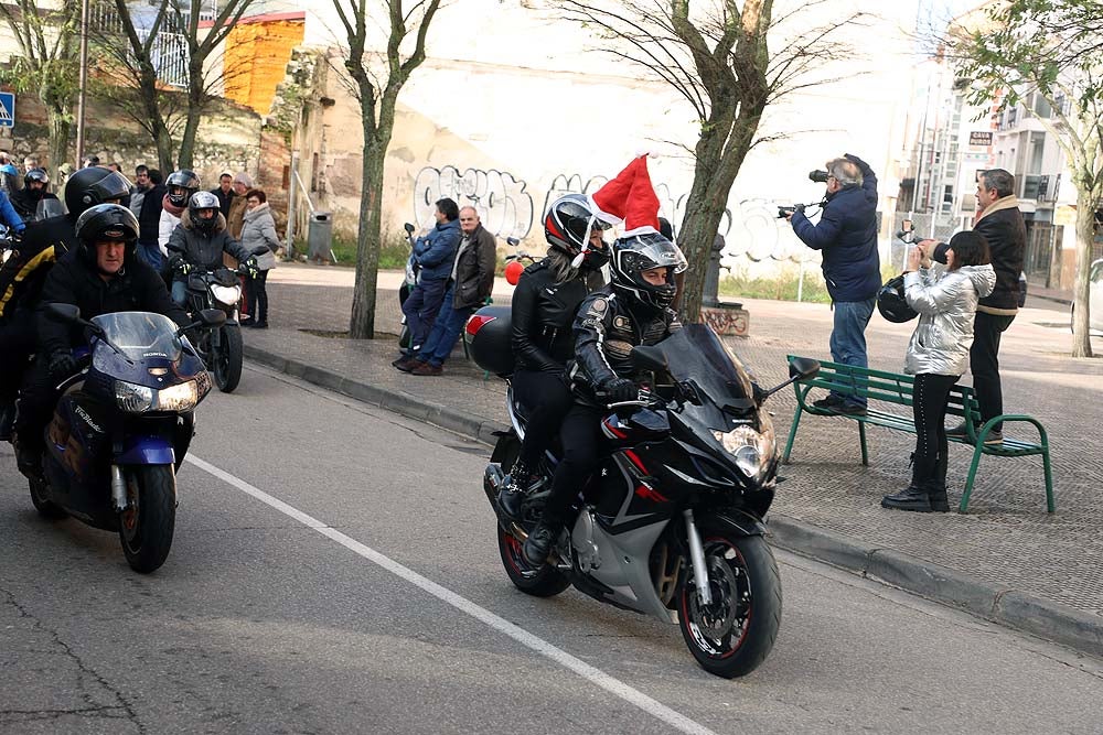 Papá Noel llega en moto