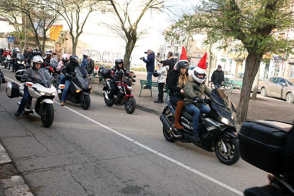 Papá Noel llega en moto