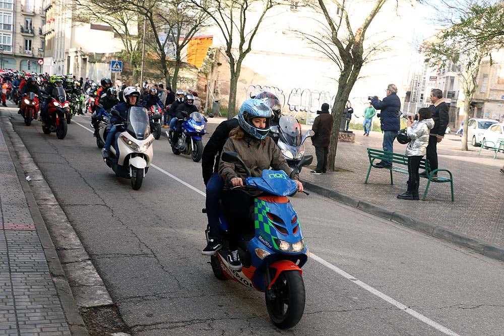 Papá Noel llega en moto