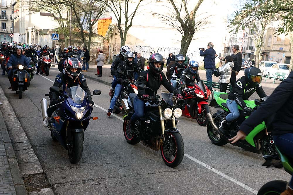 Papá Noel llega en moto