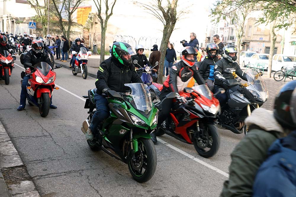 Papá Noel llega en moto