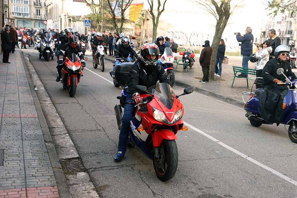 Papá Noel llega en moto