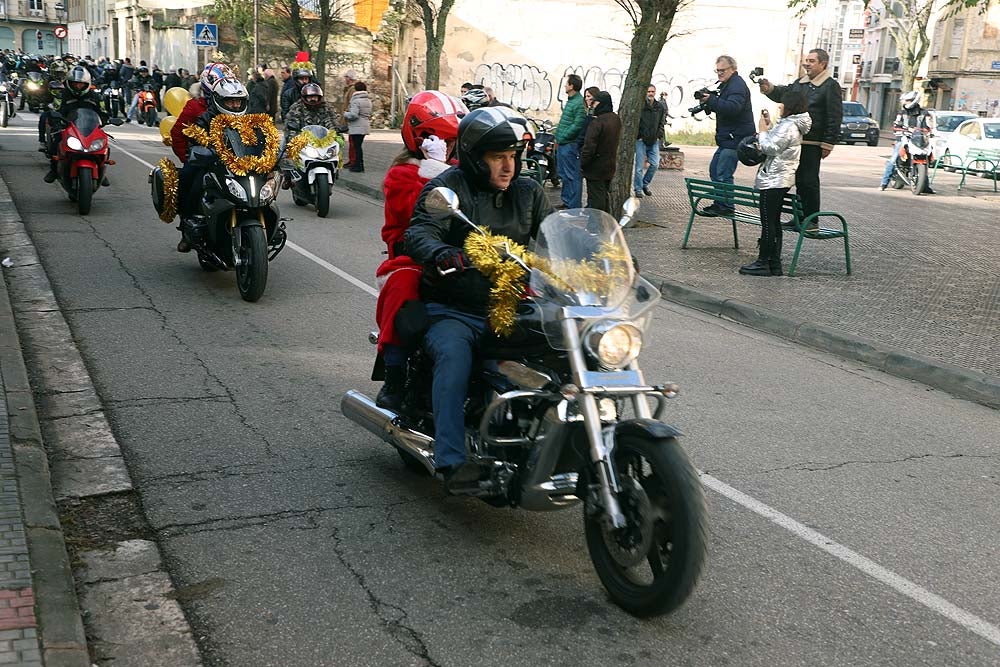 Papá Noel llega en moto