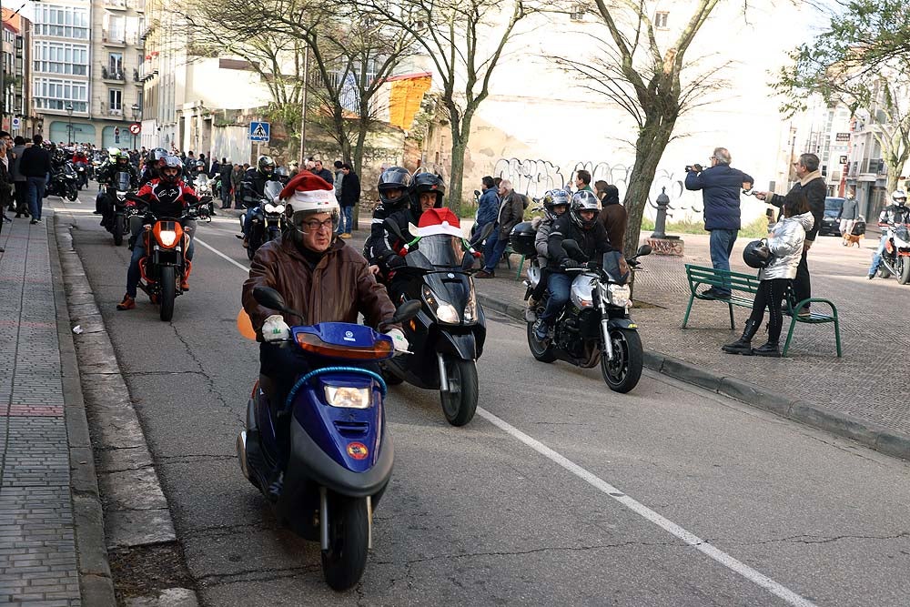 Papá Noel llega en moto