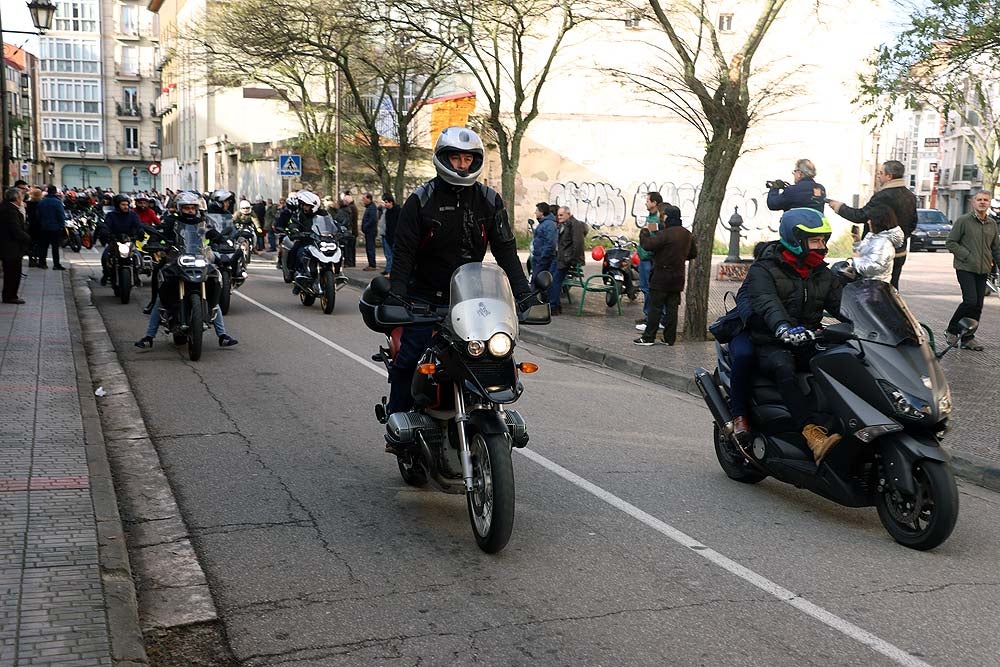 Papá Noel llega en moto