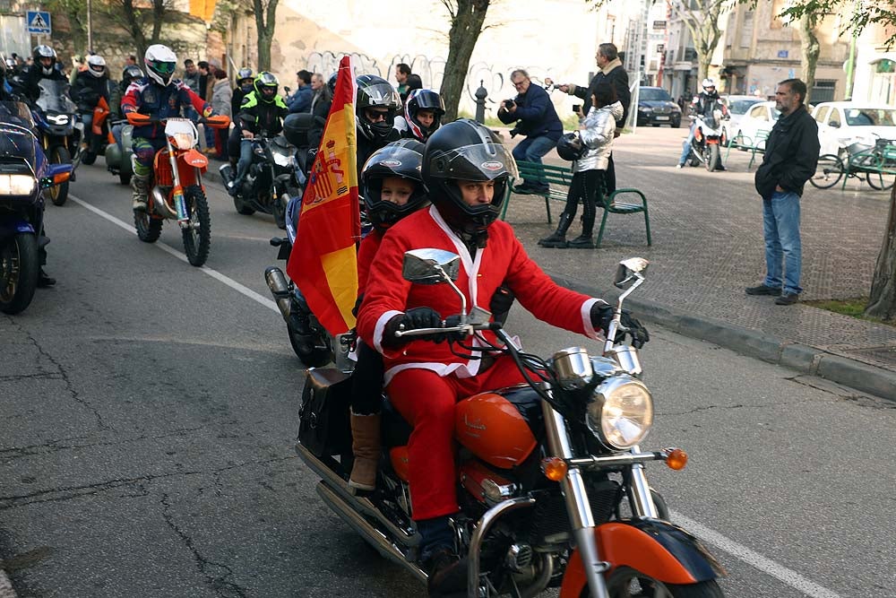 Papá Noel llega en moto