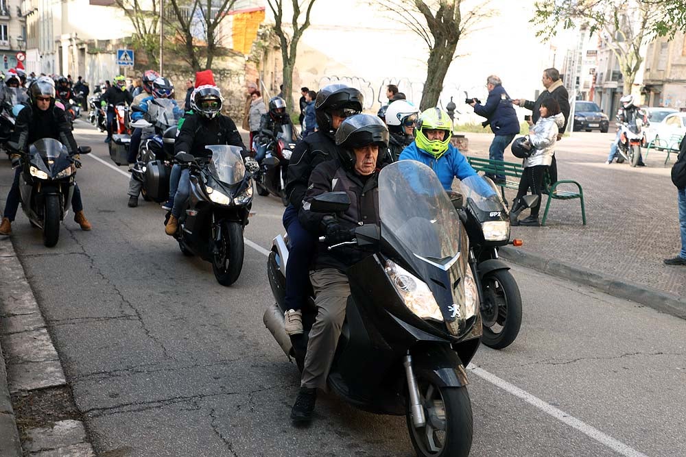 Papá Noel llega en moto