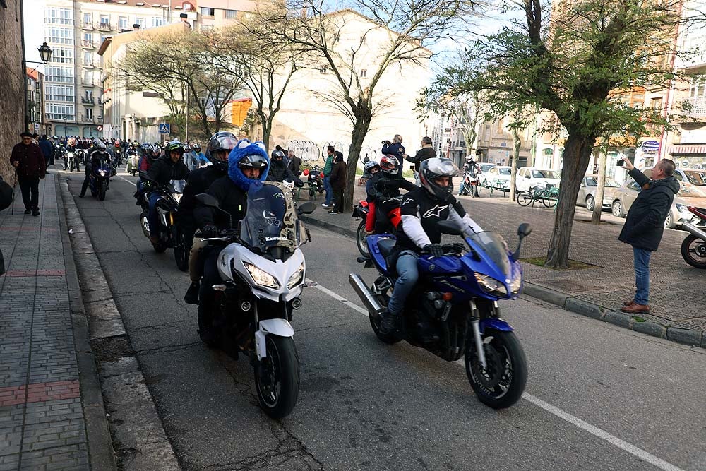 Papá Noel llega en moto