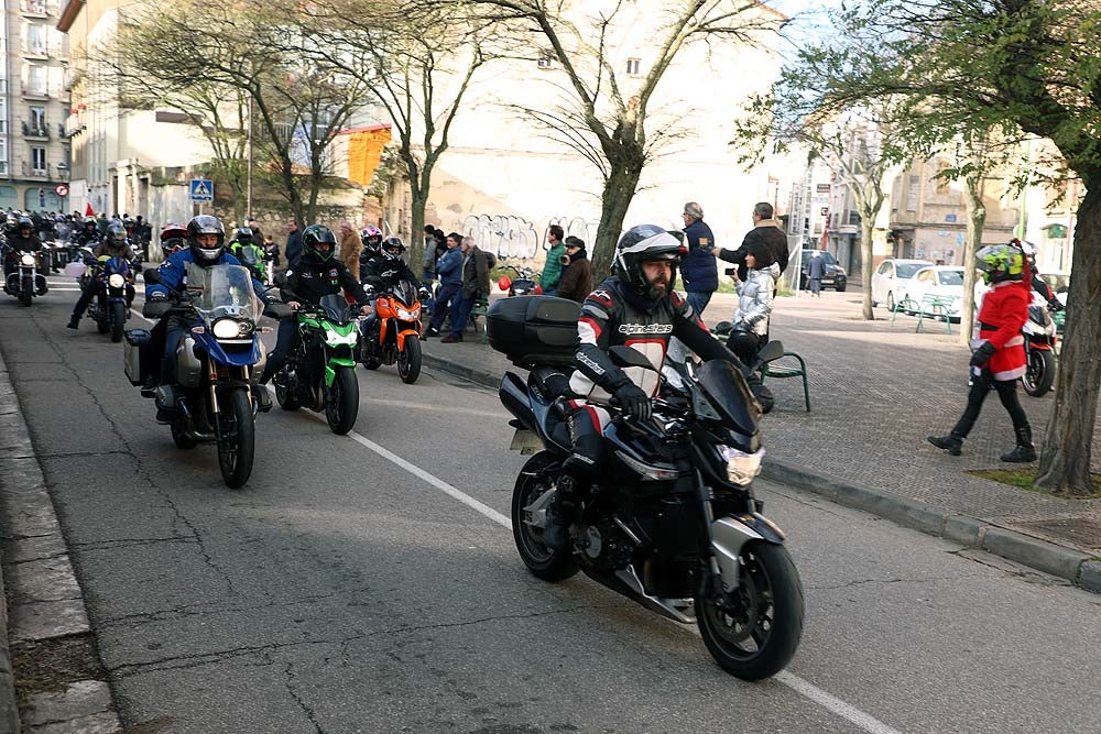 Papá Noel llega en moto