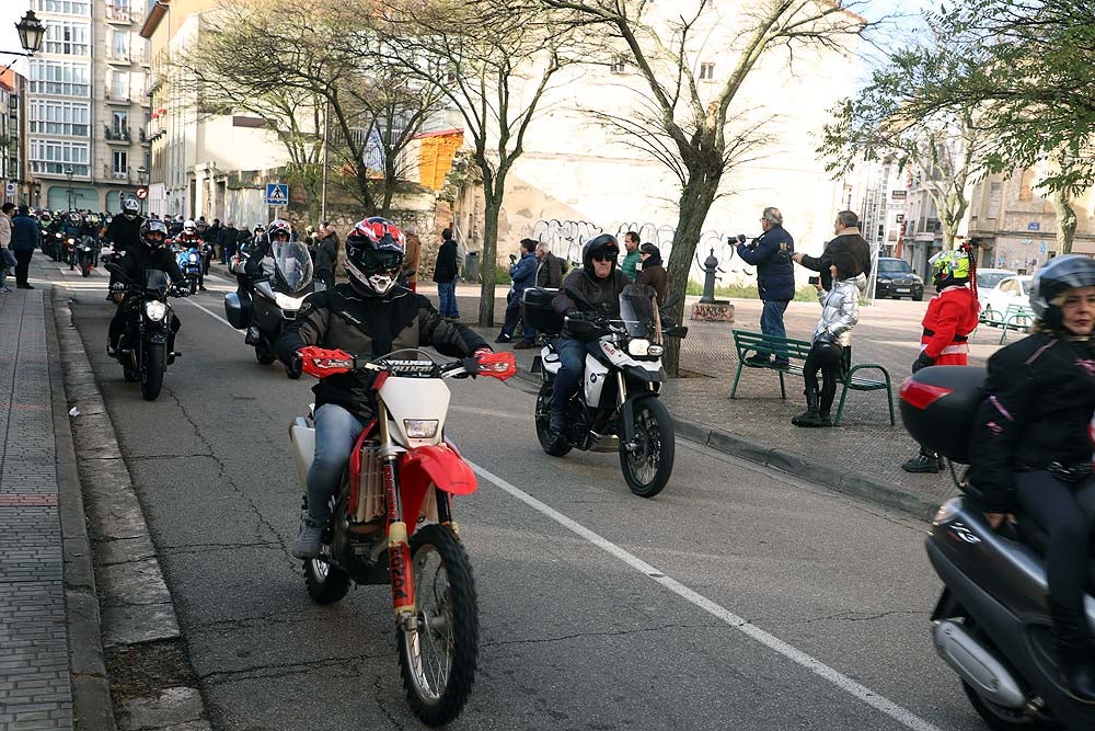 Papá Noel llega en moto