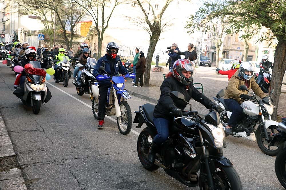 Papá Noel llega en moto