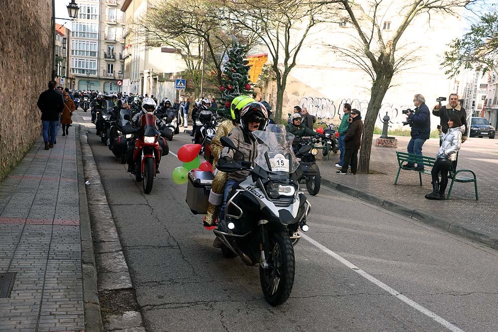 Papá Noel llega en moto