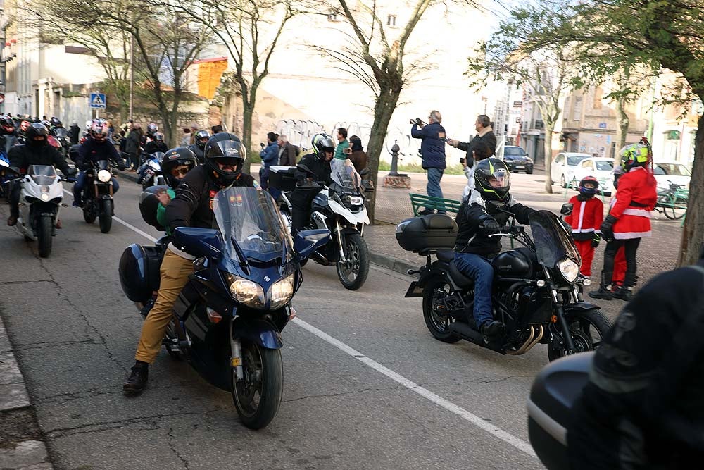 Papá Noel llega en moto