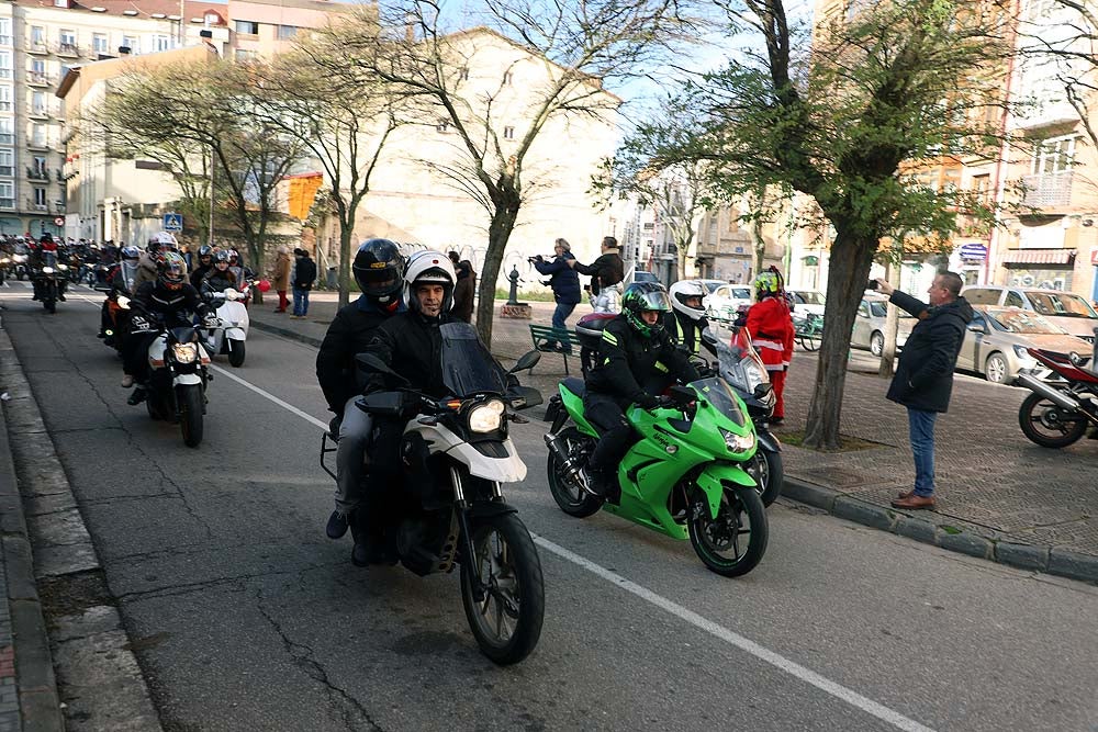 Papá Noel llega en moto