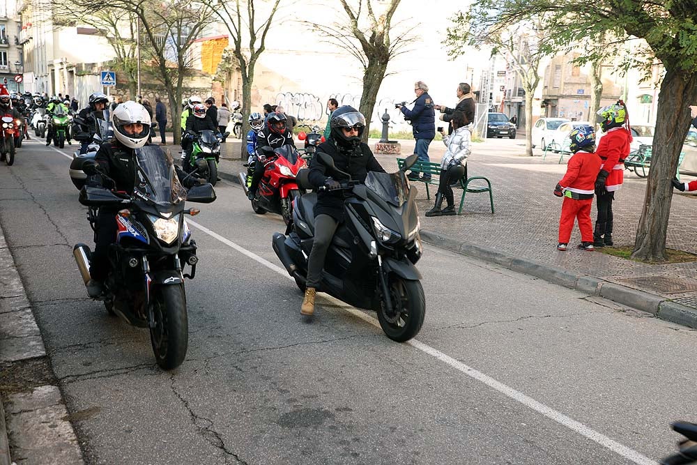 Papá Noel llega en moto