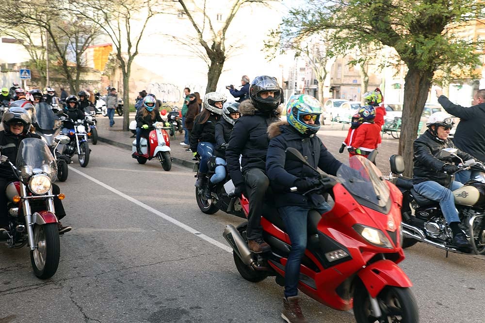 Papá Noel llega en moto