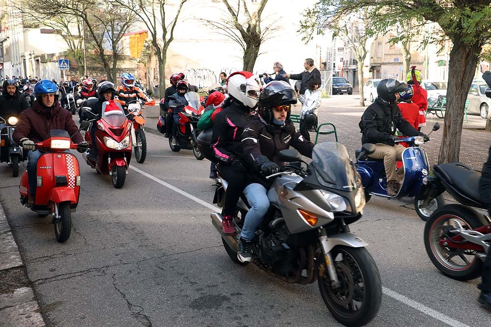 Papá Noel llega en moto