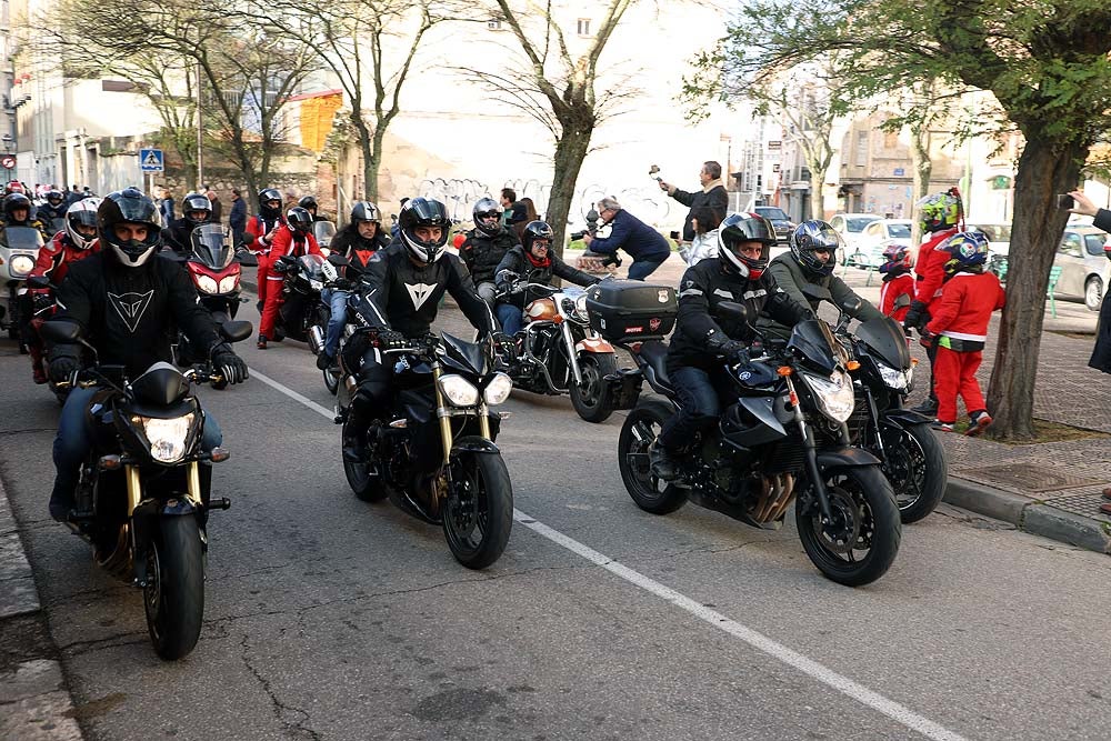 Papá Noel llega en moto