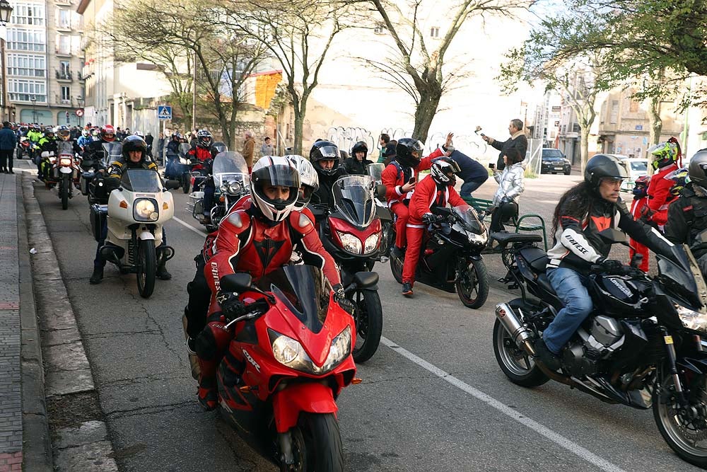 Papá Noel llega en moto