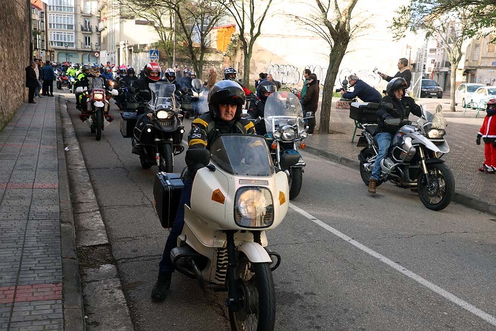 Papá Noel llega en moto