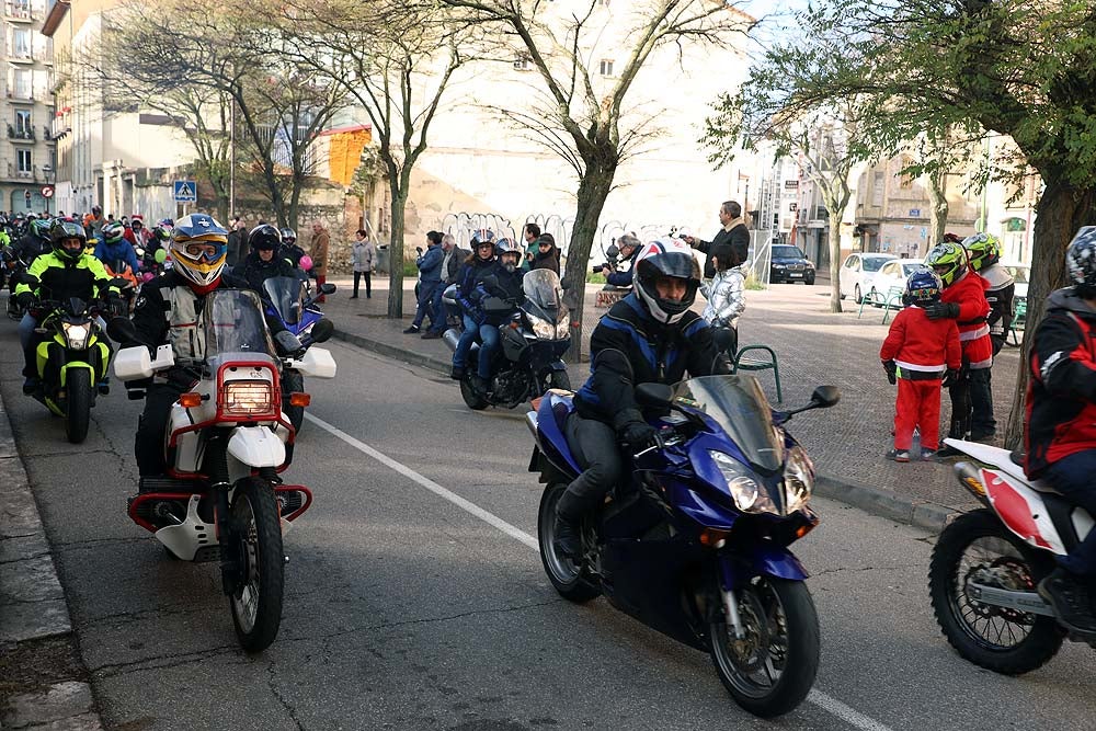 Papá Noel llega en moto