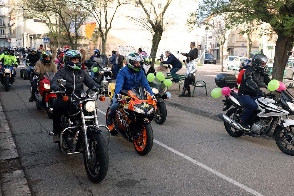 Papá Noel llega en moto