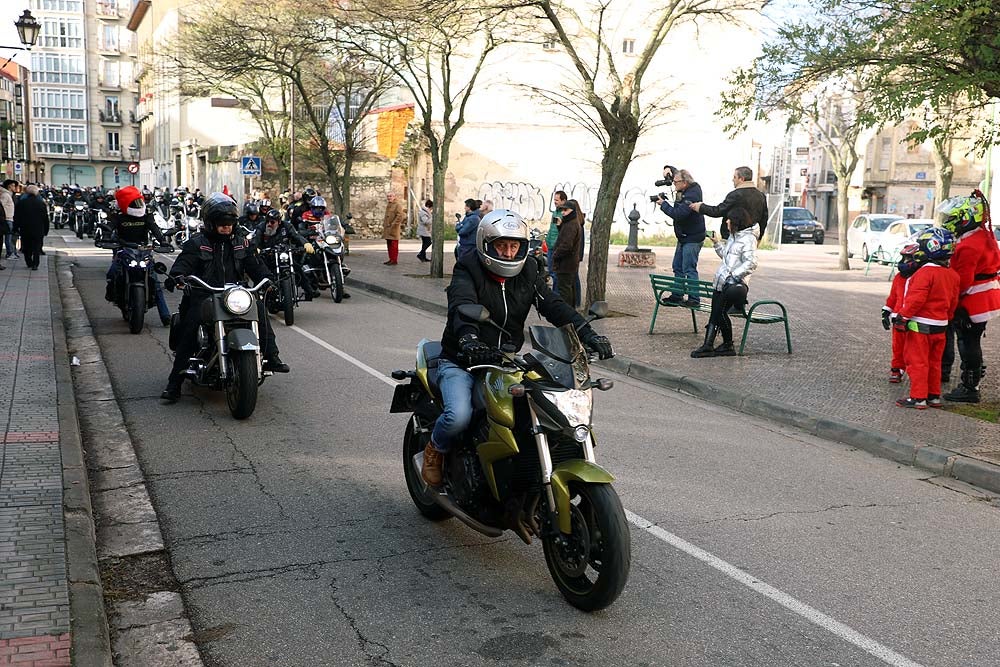 Papá Noel llega en moto