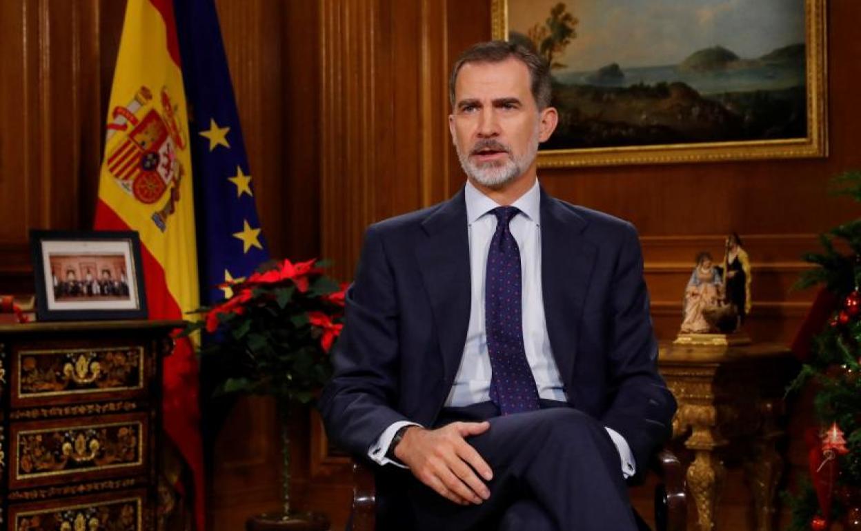 El Rey Felipe VI dirige a los españoles el tradicional mensaje de Navidad.