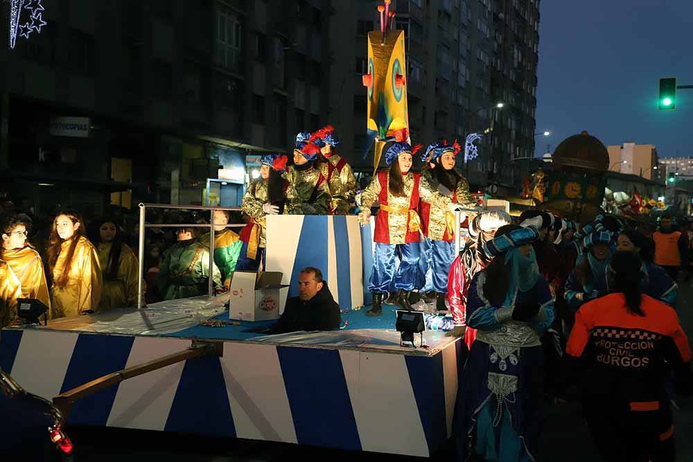 Multitudinaria Cabalgata para ver los primeros pasos de los Reyes en la capital burgalesa.