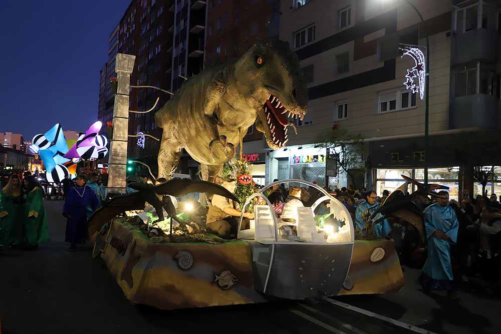 Multitudinaria Cabalgata para ver los primeros pasos de los Reyes en la capital burgalesa.