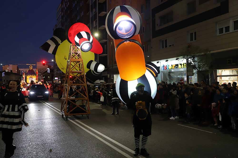 Multitudinaria Cabalgata para ver los primeros pasos de los Reyes en la capital burgalesa.