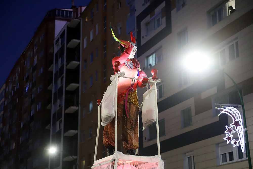 Multitudinaria Cabalgata para ver los primeros pasos de los Reyes en la capital burgalesa.