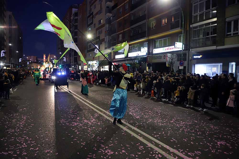 Multitudinaria Cabalgata para ver los primeros pasos de los Reyes en la capital burgalesa.