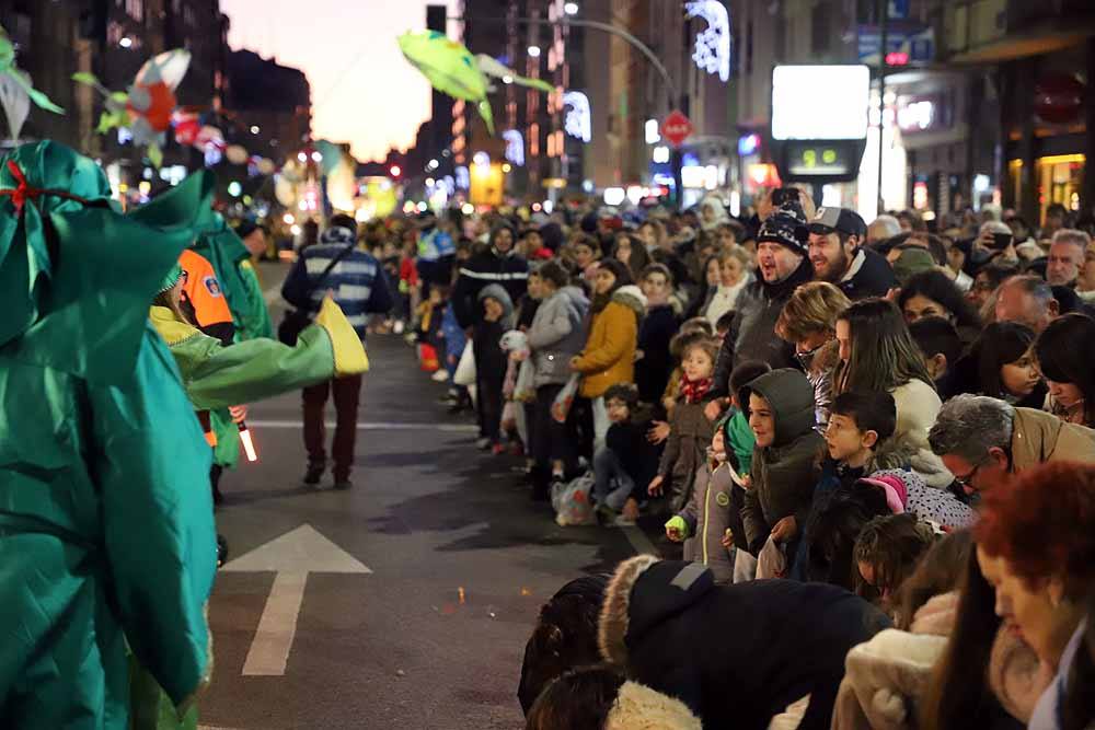 Multitudinaria Cabalgata para ver los primeros pasos de los Reyes en la capital burgalesa.